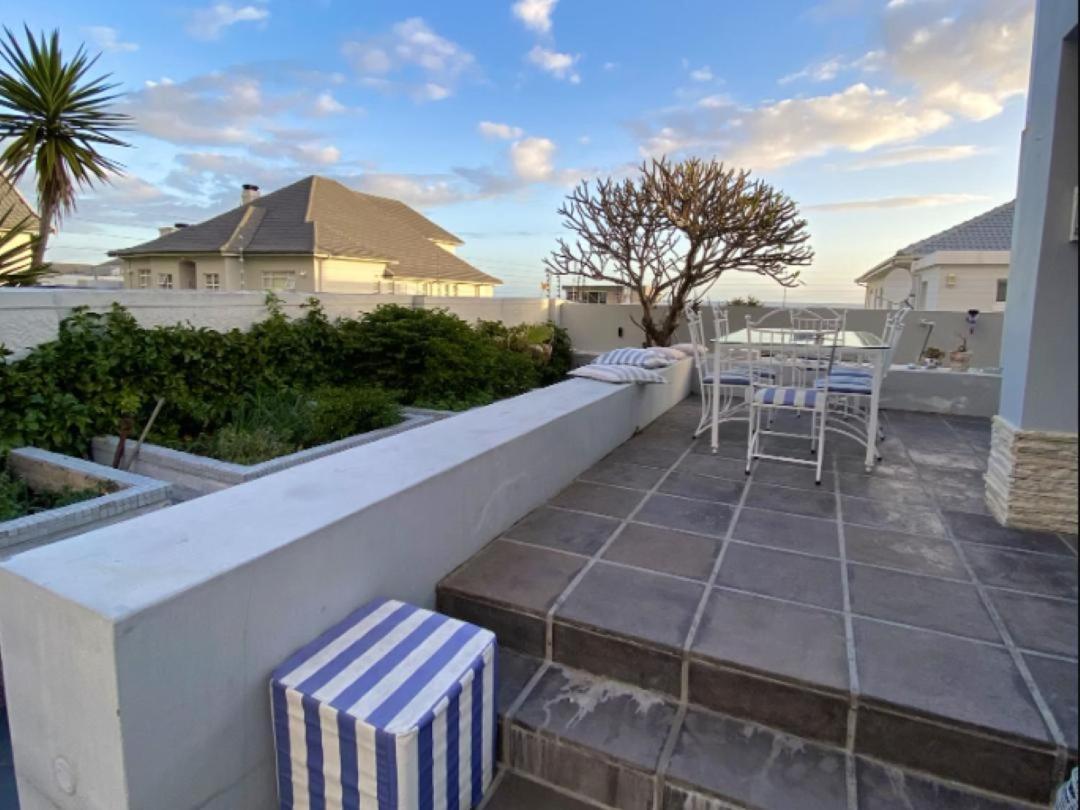 Beach House On 5Th Hermanus Villa Exterior photo