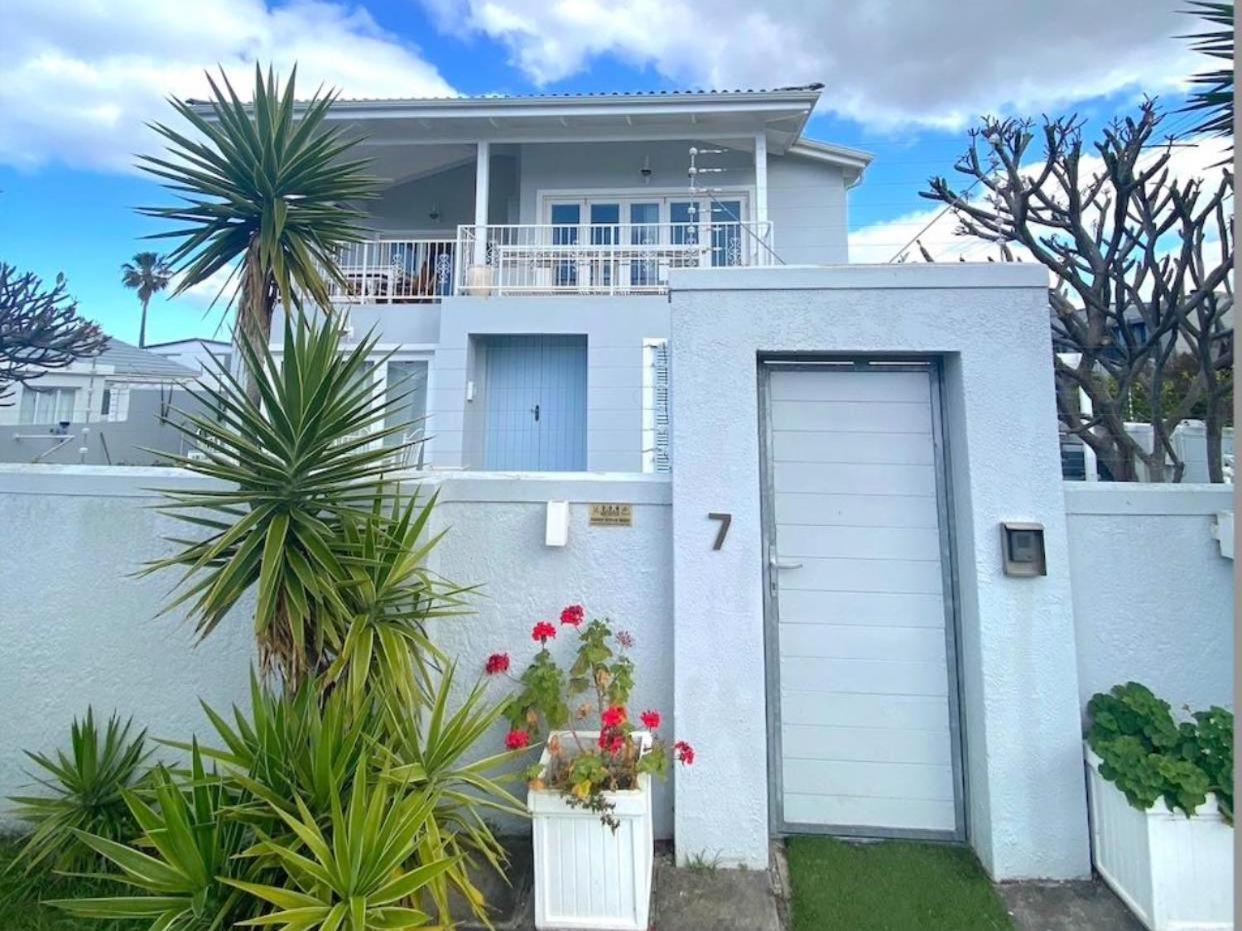 Beach House On 5Th Hermanus Villa Exterior photo